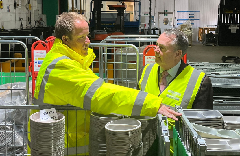 Dr Liam Fox MP visits Wiltshire farm foods