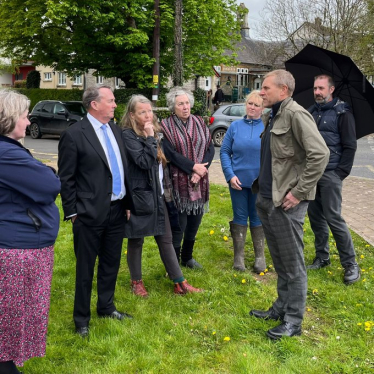 Sir Liam meet councillors